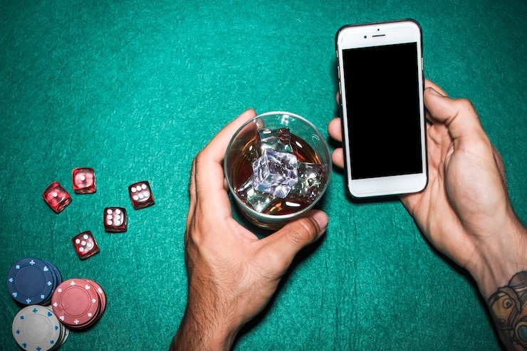 Tampilan permainan Diamond Empire dengan simbol berlian dan emas